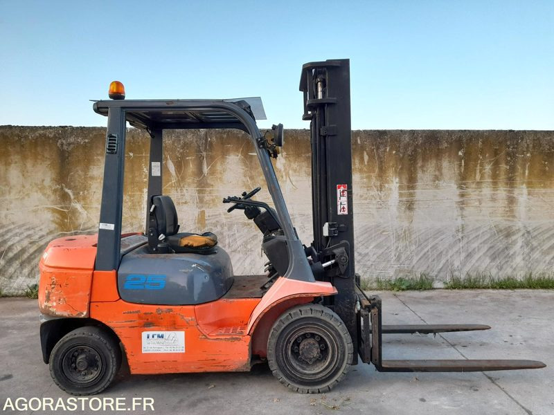 CHARIOT ELEVATEUR TOYOTA 627FDF25 - 2000 - Carretilla elevadora diésel: foto 2 CHARIOT ELEVATEUR TOYOTA 627FDF25 - 2000 - Carretilla elevadora diésel: foto 2
