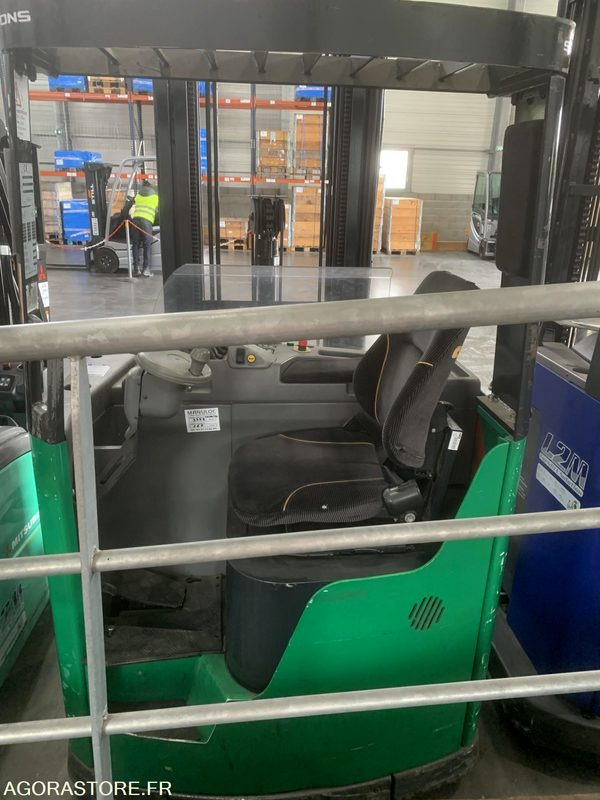 CHARIOT NISSAN CAT5 R489 AVEC CHARGEUR EN L'ETAT - Retráctil: foto 3 CHARIOT NISSAN CAT5 R489 AVEC CHARGEUR EN L'ETAT - Retráctil: foto 3
