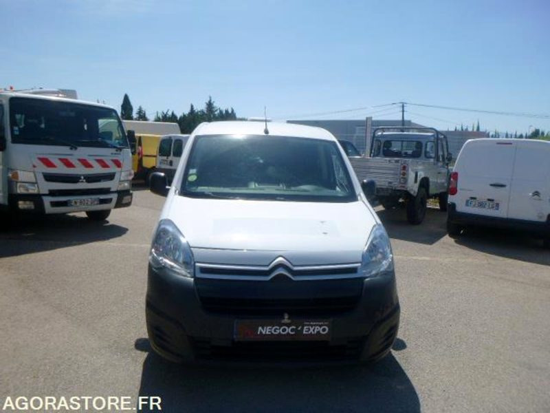 CITROEN BERLINGO UTILITAIRE BOITE AUTO - 2018 - 166 500KM - Furgoneta pequeña: foto 2 CITROEN BERLINGO UTILITAIRE BOITE AUTO - 2018 - 166 500KM - Furgoneta pequeña: foto 2