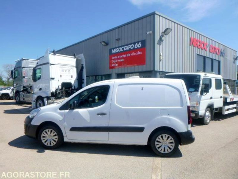 CITROEN BERLINGO UTILITAIRE BOITE AUTO - 2018 - 166 500KM - Furgoneta pequeña: foto 3 CITROEN BERLINGO UTILITAIRE BOITE AUTO - 2018 - 166 500KM - Furgoneta pequeña: foto 3