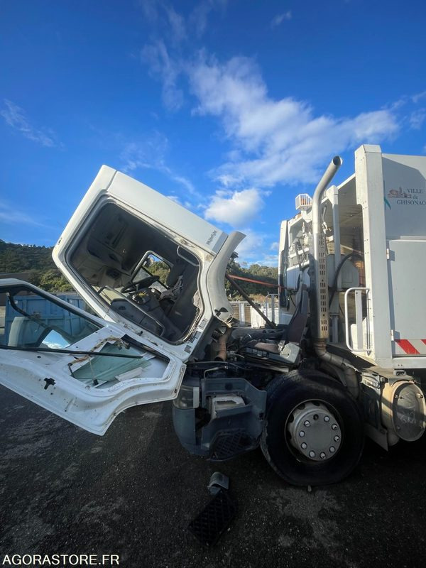 --CORSE-- PL BOM RENAULT PREMIUM 2008 92131km - Camión de basura: foto 4 --CORSE-- PL BOM RENAULT PREMIUM 2008 92131km - Camión de basura: foto 4