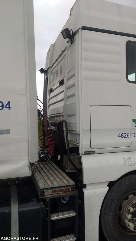 MAN TGX 18.360 - 2011 - 261969 KM - BY-962-PF - Cabeza tractora: foto 5 MAN TGX 18.360 - 2011 - 261969 KM - BY-962-PF - Cabeza tractora: foto 5