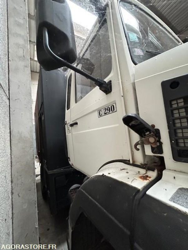 RENAULT TRACTEUR C290 4X4 110KM/H 282500 KM - Cabeza tractora: foto 2 RENAULT TRACTEUR C290 4X4 110KM/H 282500 KM - Cabeza tractora: foto 2