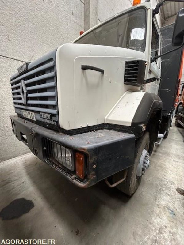 RENAULT TRACTEUR C290 4X4 110KM/H 282500 KM - Cabeza tractora: foto 4 RENAULT TRACTEUR C290 4X4 110KM/H 282500 KM - Cabeza tractora: foto 4