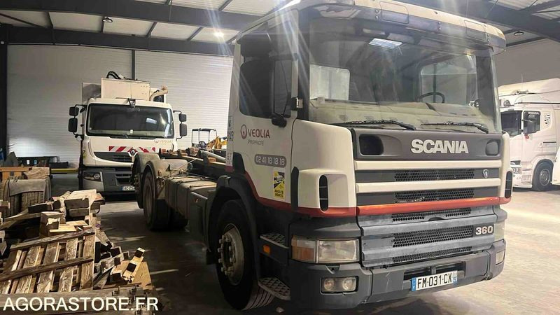 SCANIA B262X39SB - 1999 - 966041 KM - FM-031-CX - Cabeza tractora: foto 2 SCANIA B262X39SB - 1999 - 966041 KM - FM-031-CX - Cabeza tractora: foto 2