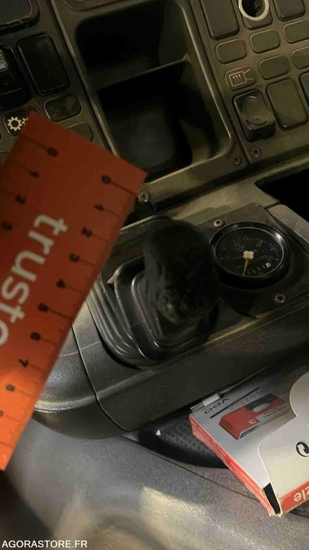 SCANIA B262X39SB - 1999 - 966041 KM - FM-031-CX - Cabeza tractora: foto 5 SCANIA B262X39SB - 1999 - 966041 KM - FM-031-CX - Cabeza tractora: foto 5