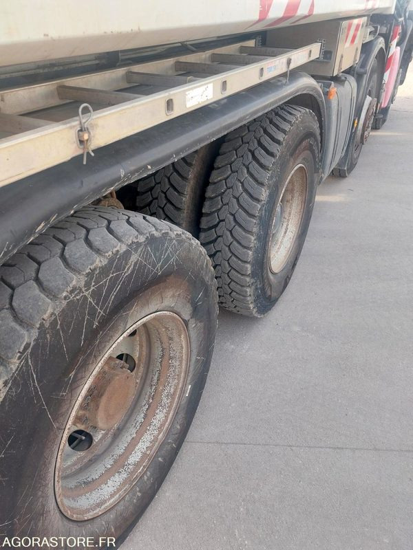 Camión 8*4 BIBENNE GRUE - RENAULT PREMIUM LANDER 430.32 - 431649 KMS: foto 8 Camión 8*4 BIBENNE GRUE - RENAULT PREMIUM LANDER 430.32 - 431649 KMS: foto 8