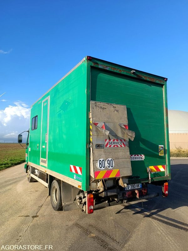 Renault Midlum 180 dci - VASP Base vie - 9 places - NON ROULANT - Camión: foto 2 Renault Midlum 180 dci - VASP Base vie - 9 places - NON ROULANT - Camión: foto 2