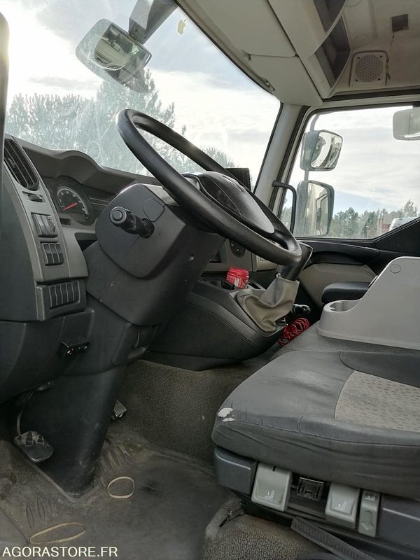 Renault Midlum - 2014 - 314200 Kms - Camión: foto 4 Renault Midlum - 2014 - 314200 Kms - Camión: foto 4