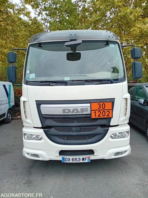 Camion citerne DAF LF310 - 2015 - 158 000km - SUV/ Todoterreno: foto 1 Camion citerne DAF LF310 - 2015 - 158 000km - SUV/ Todoterreno: foto 1