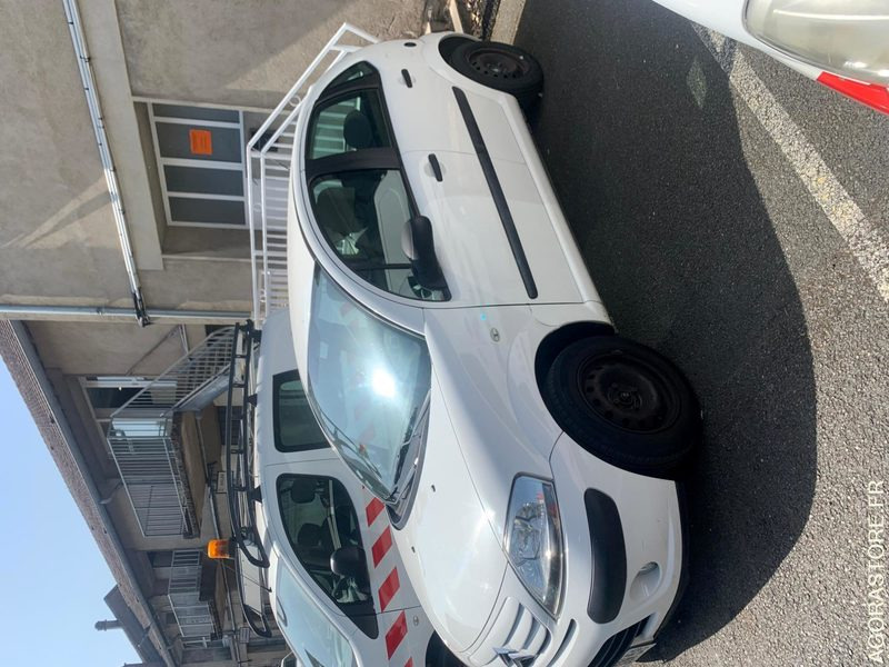 Citroen C 3 Phase 2 1.4 i GNV 75 cv - Coche: foto 2 Citroen C 3 Phase 2 1.4 i GNV 75 cv - Coche: foto 2