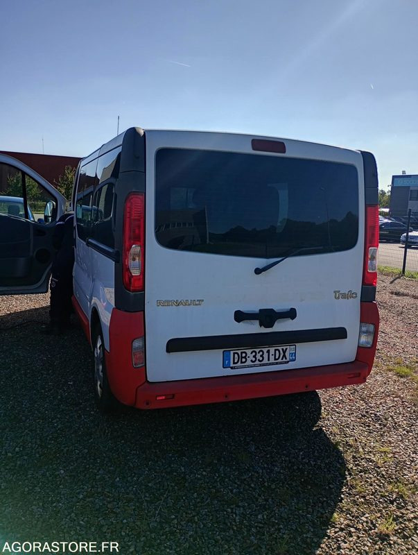 DB-331-DX - Non Roulant - RENAULT TRAFIC - VASP - 241 322 Kms - Ambulancia: foto 2 DB-331-DX - Non Roulant - RENAULT TRAFIC - VASP - 241 322 Kms - Ambulancia: foto 2