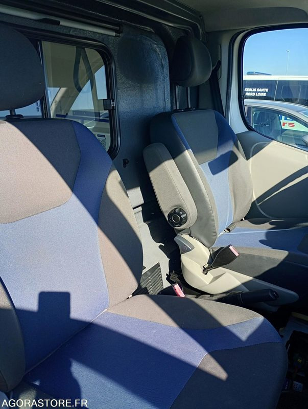 DB-331-DX - Non Roulant - RENAULT TRAFIC - VASP - 241 322 Kms - Ambulancia: foto 4 DB-331-DX - Non Roulant - RENAULT TRAFIC - VASP - 241 322 Kms - Ambulancia: foto 4