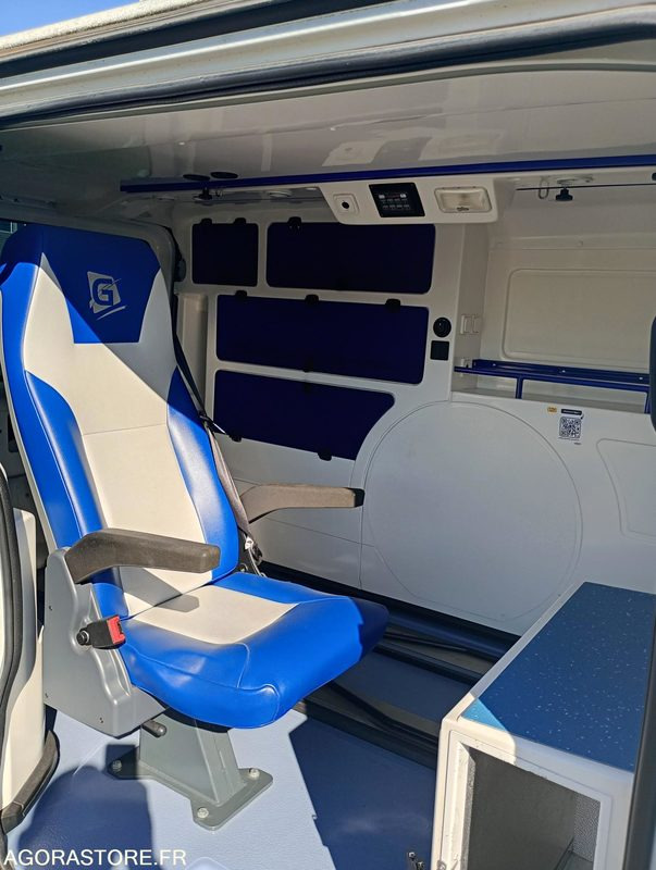 DB-331-DX - Non Roulant - RENAULT TRAFIC - VASP - 241 322 Kms - Ambulancia: foto 5 DB-331-DX - Non Roulant - RENAULT TRAFIC - VASP - 241 322 Kms - Ambulancia: foto 5