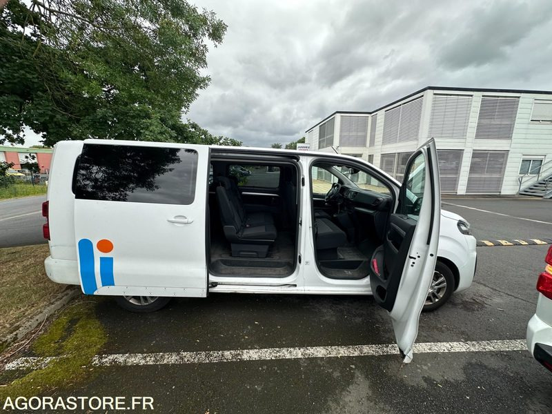 EM-582-ZF - Roulant - VP - 9 Places - Jumpy SPACE TOURER - 259 735 Kms - Minibús, Furgoneta de pasajeros: foto 4 EM-582-ZF - Roulant - VP - 9 Places - Jumpy SPACE TOURER - 259 735 Kms - Minibús, Furgoneta de pasajeros: foto 4