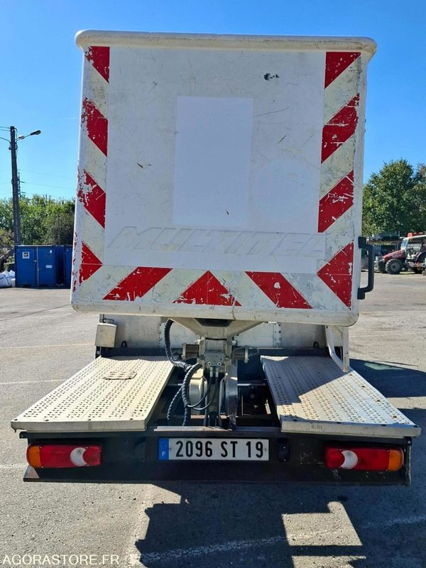 Elévateur à Nacelle 160 ALU CABSTAR sur châssis NISSAN <3.5T H.16M - 2007 - Camión con plataforma elevadora: foto 4 Elévateur à Nacelle 160 ALU CABSTAR sur châssis NISSAN <3.5T H.16M - 2007 - Camión con plataforma elevadora: foto 4