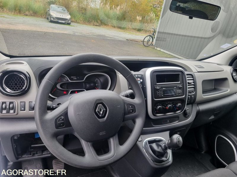FD-362-KF - Non Roulant - RENAULT TRAFIC III - VASP - 195 000 Kms - Ambulancia: foto 5 FD-362-KF - Non Roulant - RENAULT TRAFIC III - VASP - 195 000 Kms - Ambulancia: foto 5