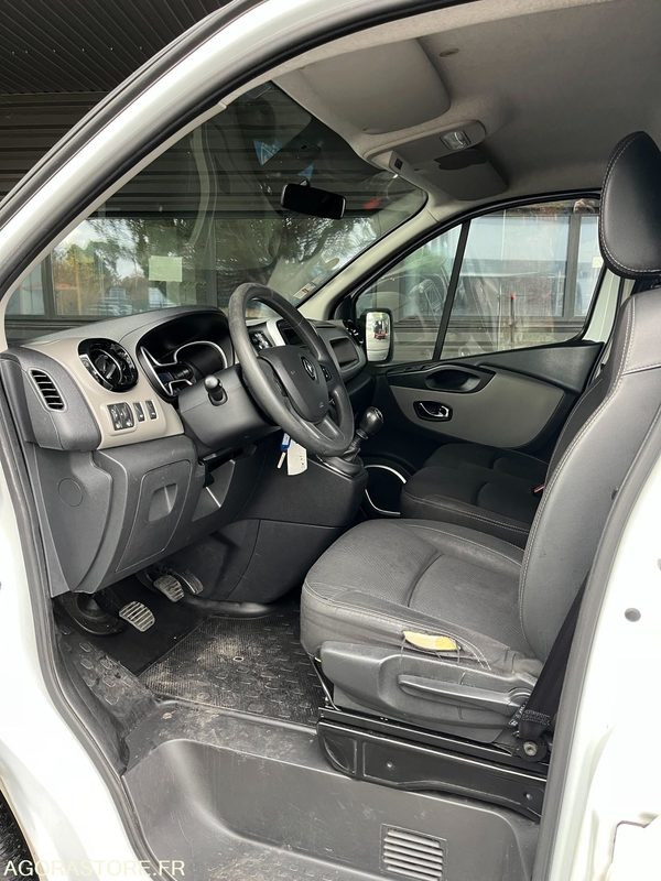 FD-968-KE - Non Roulant - RENAULT TRAFIC - VASP - 305 100 Kms - Ambulancia: foto 5 FD-968-KE - Non Roulant - RENAULT TRAFIC - VASP - 305 100 Kms - Ambulancia: foto 5