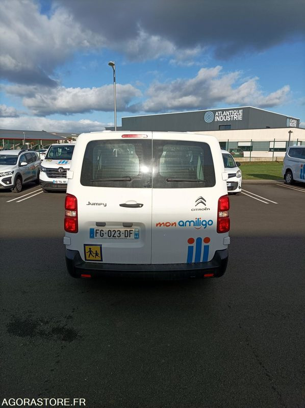FG-023-DF - Roulant - CITROEN JUMPY SPACE TOURER - VP - 178 975 Kms - Minibús, Furgoneta de pasajeros: foto 4 FG-023-DF - Roulant - CITROEN JUMPY SPACE TOURER - VP - 178 975 Kms - Minibús, Furgoneta de pasajeros: foto 4