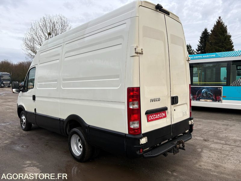 FOURGON IVECO DAILY 180 CV - 2011 - 195 600 KMS - Furgón: foto 4 FOURGON IVECO DAILY 180 CV - 2011 - 195 600 KMS - Furgón: foto 4