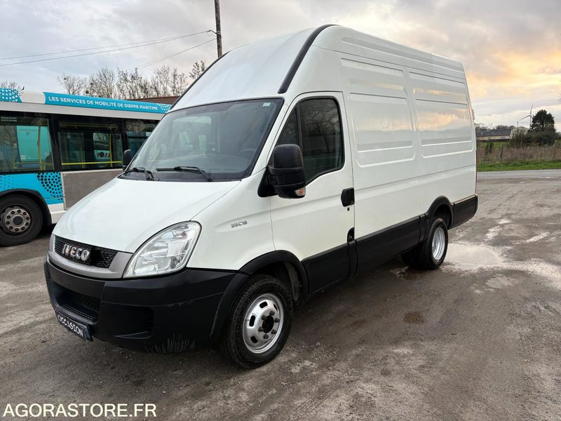 FOURGON IVECO DAILY 180 CV - 2011 - 195 600 KMS - Furgón: foto 2 FOURGON IVECO DAILY 180 CV - 2011 - 195 600 KMS - Furgón: foto 2