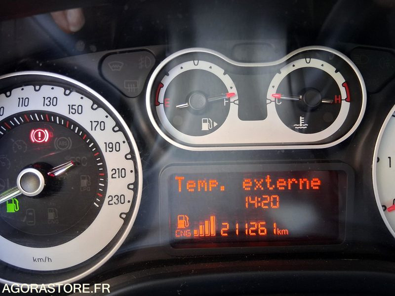 Fiat 500 L GNV POPSTAR MINISPACE DE 2016 - Coche: foto 4 Fiat 500 L GNV POPSTAR MINISPACE DE 2016 - Coche: foto 4