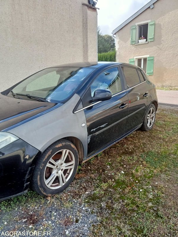 Fiat bravo 1 er mise en circulation 2010 - Coche: foto 3 Fiat bravo 1 er mise en circulation 2010 - Coche: foto 3
