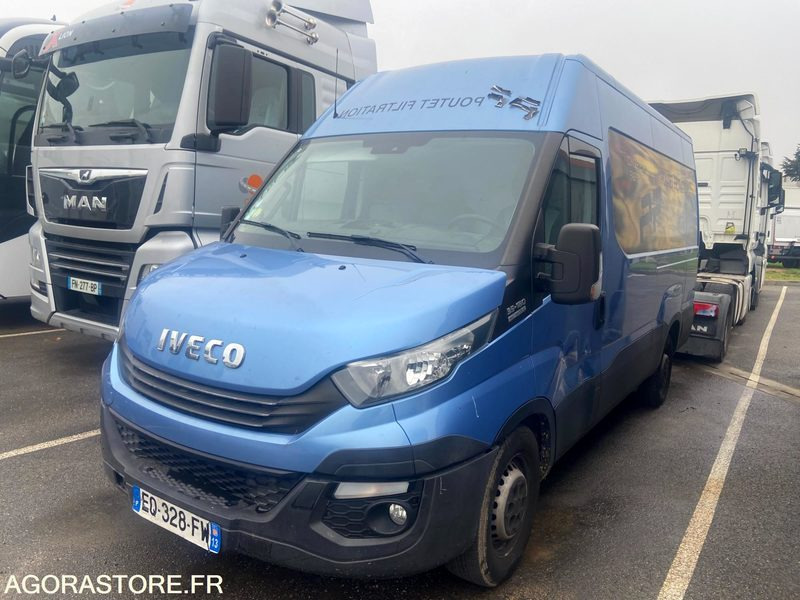 Fourgon Iveco Daily - 2017 - 80000 Kms - Furgón: foto 2 Fourgon Iveco Daily - 2017 - 80000 Kms - Furgón: foto 2