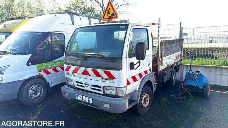 Nissan - Cabstar - 2004 - 49711KMS - 778ALC67 - Furgoneta: foto 1 Nissan - Cabstar - 2004 - 49711KMS - 778ALC67 - Furgoneta: foto 1