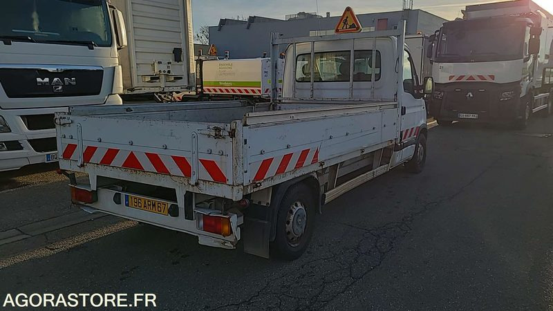 Renault Master - 2006 - 43287kms - 196ARM67 - Furgoneta: foto 2 Renault Master - 2006 - 43287kms - 196ARM67 - Furgoneta: foto 2