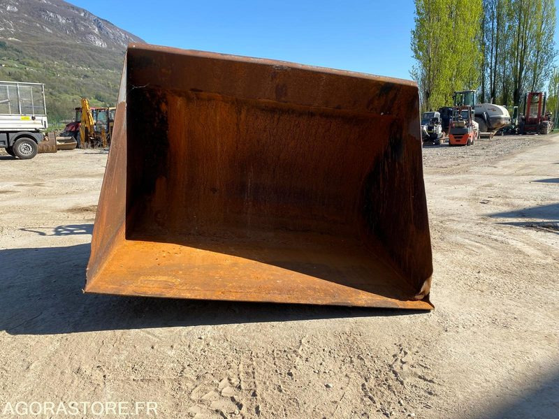 GODET GRAND VOLUME POUR CHARIOT ELEVATEUR - Année 1996 - Equipo de construcción: foto 1 GODET GRAND VOLUME POUR CHARIOT ELEVATEUR - Année 1996 - Equipo de construcción: foto 1