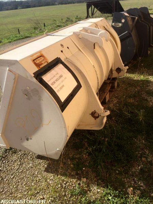 Godet neuf de chargeuse 2000mm New Holland W50, W60, W70, W80 - Cazo cargador: foto 4 Godet neuf de chargeuse 2000mm New Holland W50, W60, W70, W80 - Cazo cargador: foto 4
