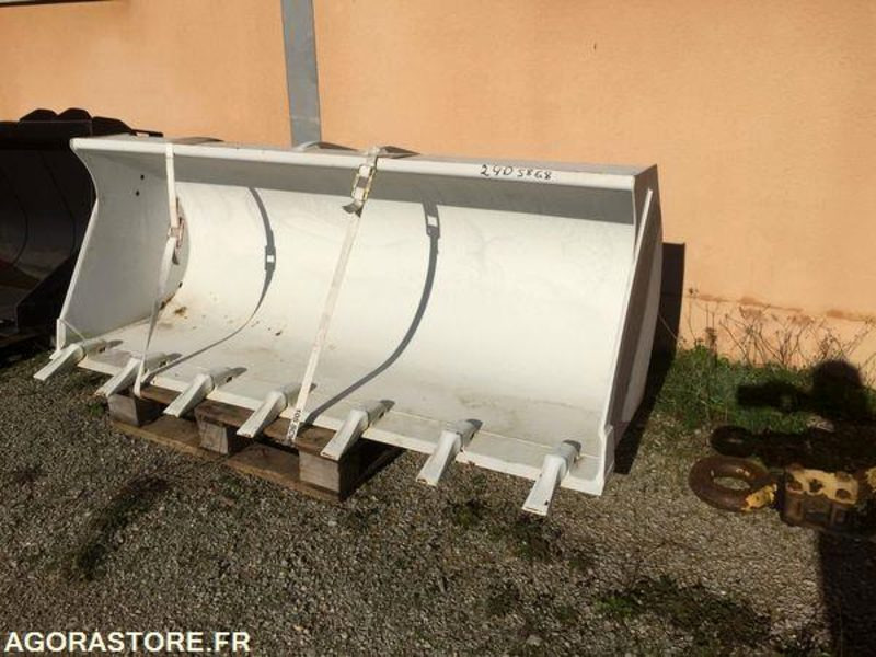 Godet neuf de chargeuse 2000mm New Holland W50, W60, W70, W80 - Cazo cargador: foto 1 Godet neuf de chargeuse 2000mm New Holland W50, W60, W70, W80 - Cazo cargador: foto 1