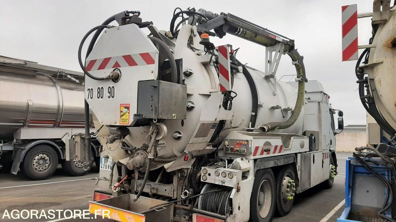 HYDROCUREUR MIXTE RENAULT PRENIUM - DP-470-VA-2002-335 513 KM Vente Export Excl - Limpieza de alcantarillado: foto 3 HYDROCUREUR MIXTE RENAULT PRENIUM - DP-470-VA-2002-335 513 KM Vente Export Excl - Limpieza de alcantarillado: foto 3