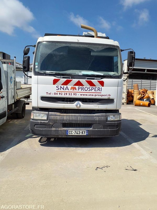 HYDROCUREUR RENAULT PREMIUM RIVARD 19T Mistral - 2005 / 359 403 KM - Limpieza de alcantarillado: foto 3 HYDROCUREUR RENAULT PREMIUM RIVARD 19T Mistral - 2005 / 359 403 KM - Limpieza de alcantarillado: foto 3