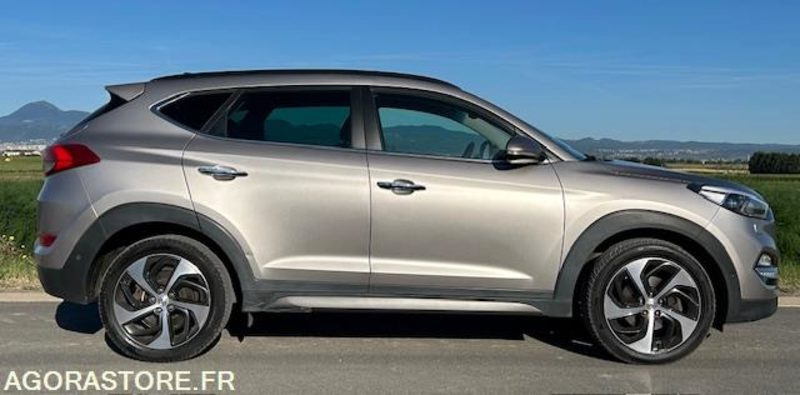 HYUNDAI TUCSON III 1.7 CRDI 141 CH EXECUTIVE 2WD DCT-7 - 2016 - 141 950 kms - SUV/ Todoterreno: foto 1 HYUNDAI TUCSON III 1.7 CRDI 141 CH EXECUTIVE 2WD DCT-7 - 2016 - 141 950 kms - SUV/ Todoterreno: foto 1