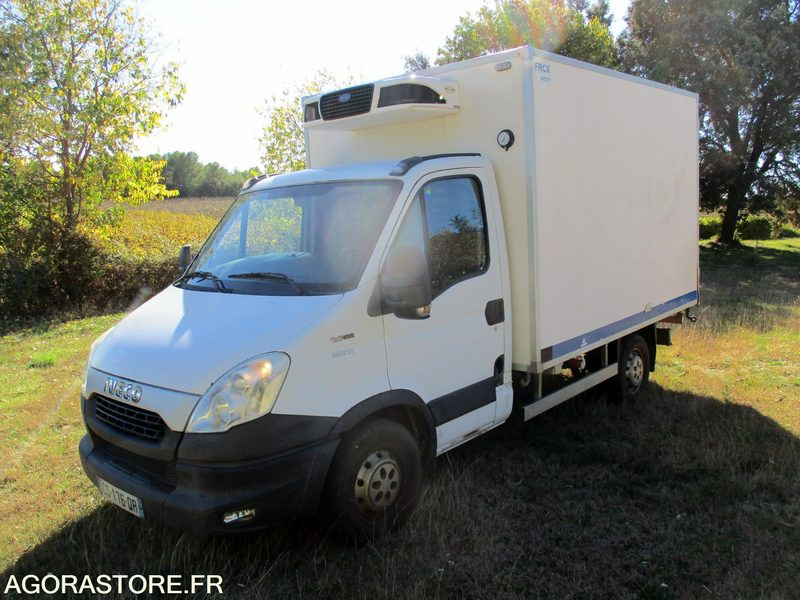IVECO 35S13 de 2013 chassis cabine frigorifique idéal pour modifié en benne - Furgoneta frigorifica: foto 1 IVECO 35S13 de 2013 chassis cabine frigorifique idéal pour modifié en benne - Furgoneta frigorifica: foto 1