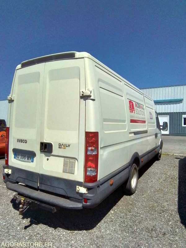 IVECO DAILY - FOURGON - 178000KM - 2010 (AZ396MV) - Furgón: foto 4 IVECO DAILY - FOURGON - 178000KM - 2010 (AZ396MV) - Furgón: foto 4