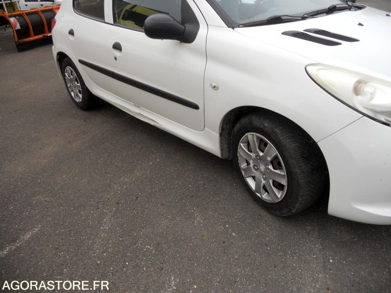 LOT 5 SLT - PEUGEOT 206+ - Coche: foto 2 LOT 5 SLT - PEUGEOT 206+ - Coche: foto 2