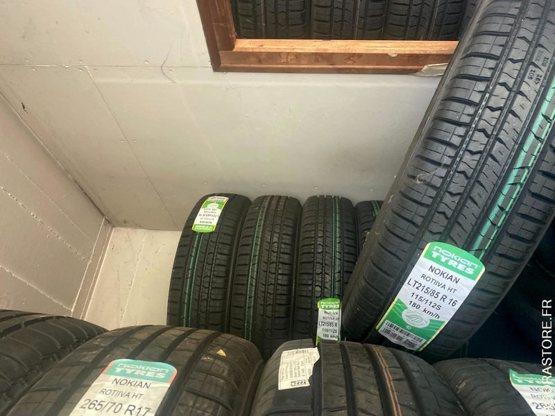 LOT DE 20 PNEUS ETE NOKIAN ROTIIVA HT LT 215/85R16 115/112S DOT 2019 (T429320) - Neumático: foto 3 LOT DE 20 PNEUS ETE NOKIAN ROTIIVA HT LT 215/85R16 115/112S DOT 2019 (T429320) - Neumático: foto 3