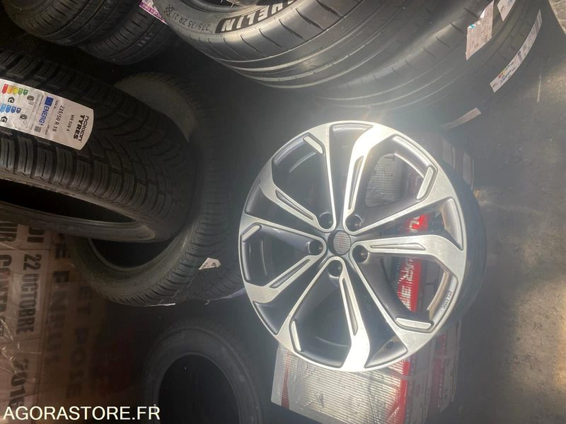 LOT DE 56 JANTES ALUMINIUM ORIGINE RENAULT ESPACE V EN 20 POUCES BI-TON - Herramienta/ Equipo: foto 1 LOT DE 56 JANTES ALUMINIUM ORIGINE RENAULT ESPACE V EN 20 POUCES BI-TON - Herramienta/ Equipo: foto 1