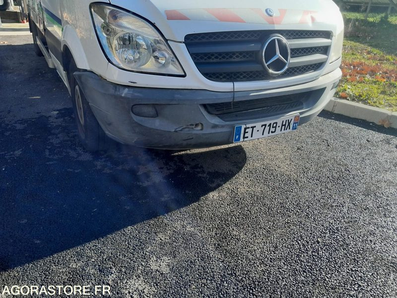 MERCEDES 315 - HYDROCUREUSE // ET719HX // 2007 // 213567KM - Limpieza de alcantarillado: foto 2 MERCEDES 315 - HYDROCUREUSE // ET719HX // 2007 // 213567KM - Limpieza de alcantarillado: foto 2