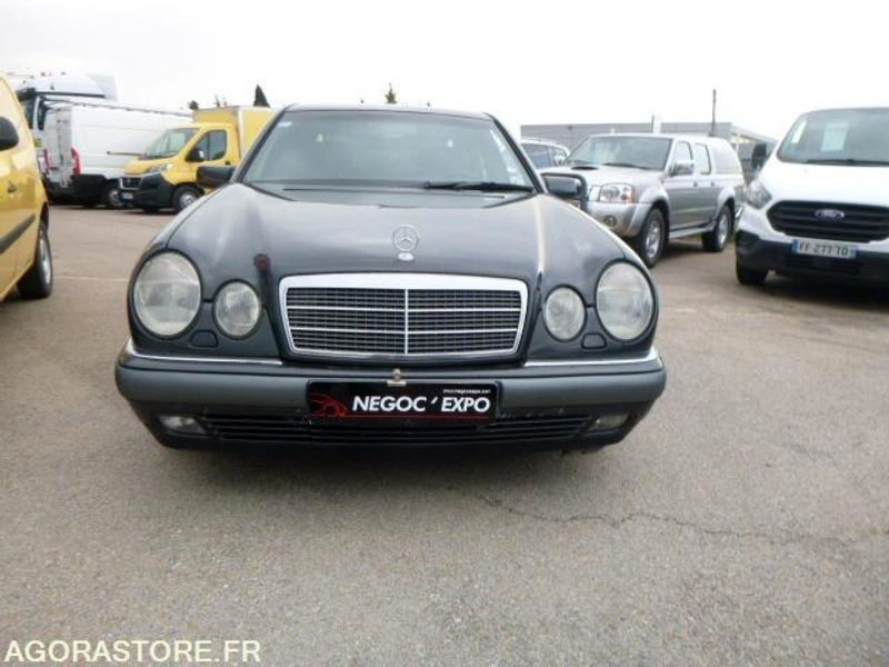 MERCEDES classe E 420 v8 W210 - 1996 - immatriculation espagnole - Coche: foto 3 MERCEDES classe E 420 v8 W210 - 1996 - immatriculation espagnole - Coche: foto 3