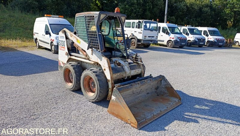 MINI CHARGEUR BOBCAT S130 - 2012 - 4758H - Cargadora: foto 2 MINI CHARGEUR BOBCAT S130 - 2012 - 4758H - Cargadora: foto 2