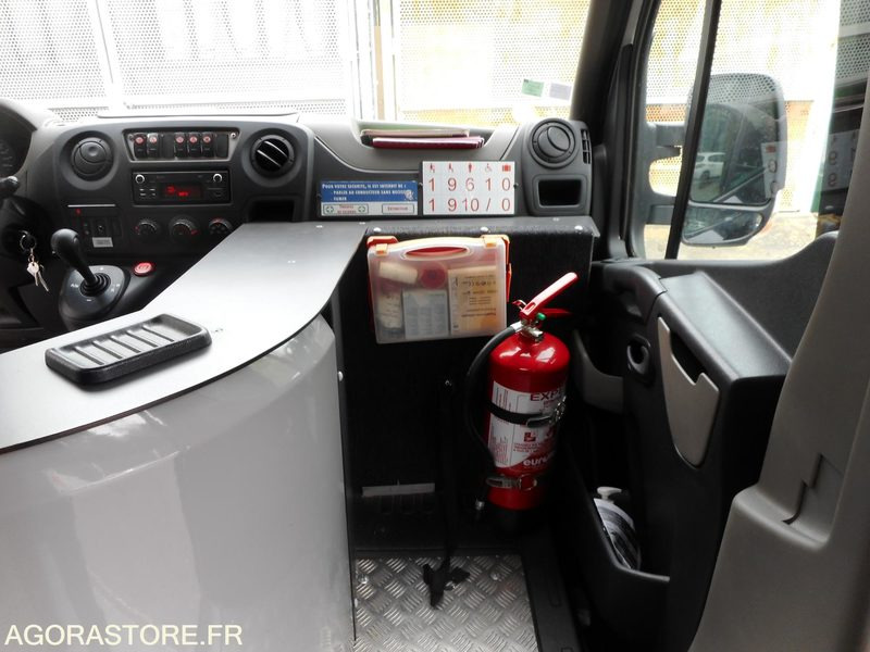 MINIBUS NAVETTE RENAULT - 2013 - 185 270 km - Minibús, Furgoneta de pasajeros: foto 3 MINIBUS NAVETTE RENAULT - 2013 - 185 270 km - Minibús, Furgoneta de pasajeros: foto 3