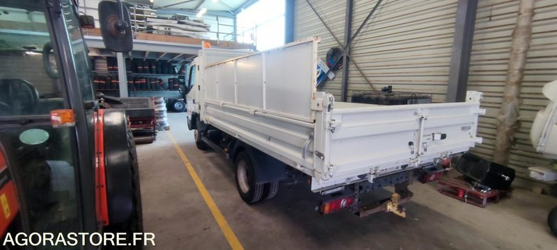 MITSUBISHI FUSO CANTER - Volquete furgoneta: foto 5 MITSUBISHI FUSO CANTER - Volquete furgoneta: foto 5