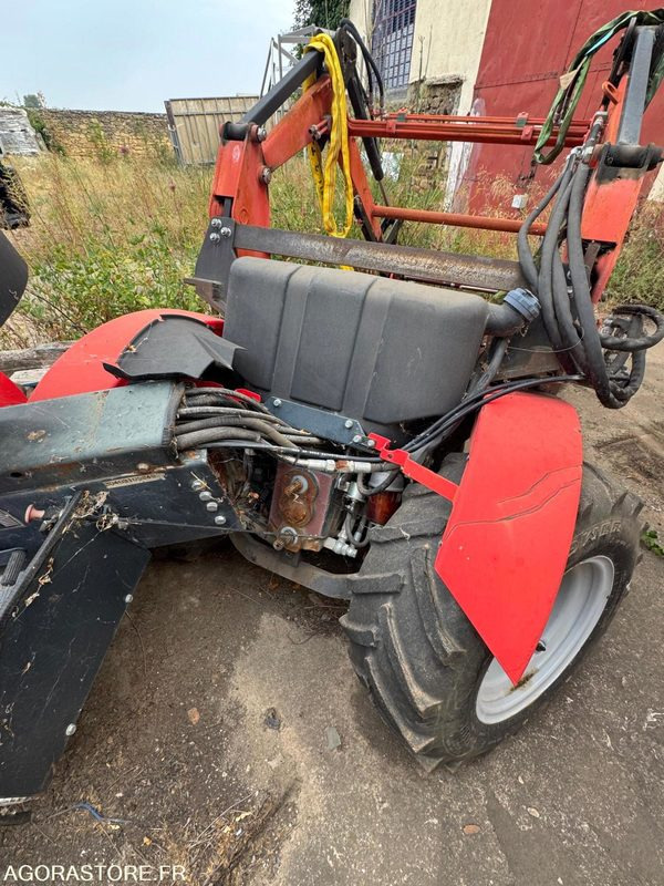 TRACTEUR CARRARO GODET ET MINI PELLE - Maquinaria agrícola: foto 4 TRACTEUR CARRARO GODET ET MINI PELLE - Maquinaria agrícola: foto 4