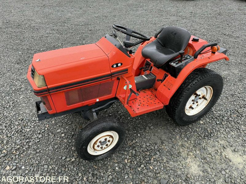 Micro tracteur KUBOTA B40 4X4 - Tractor: foto 1 Micro tracteur KUBOTA B40 4X4 - Tractor: foto 1