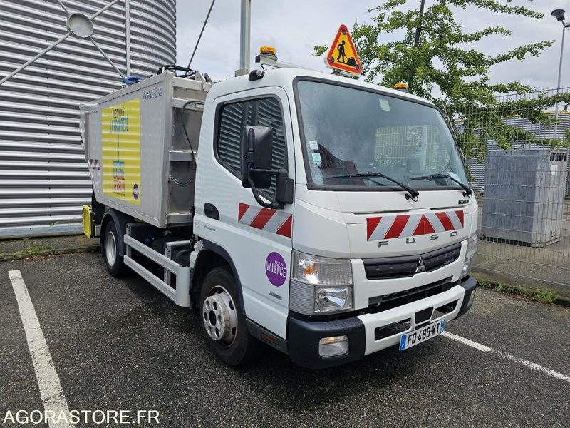 Mitsubishi Canter Fuso 7C15 - FQ489WT - 2020 - 10747 kms - Camión de basura: foto 2 Mitsubishi Canter Fuso 7C15 - FQ489WT - 2020 - 10747 kms - Camión de basura: foto 2