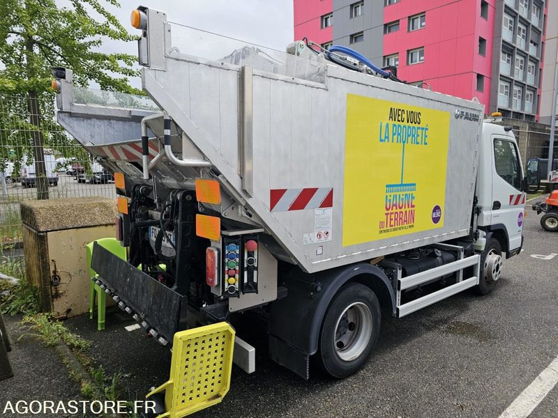 Mitsubishi Canter Fuso 7C15 - FQ489WT - 2020 - 10747 kms - Camión de basura: foto 3 Mitsubishi Canter Fuso 7C15 - FQ489WT - 2020 - 10747 kms - Camión de basura: foto 3